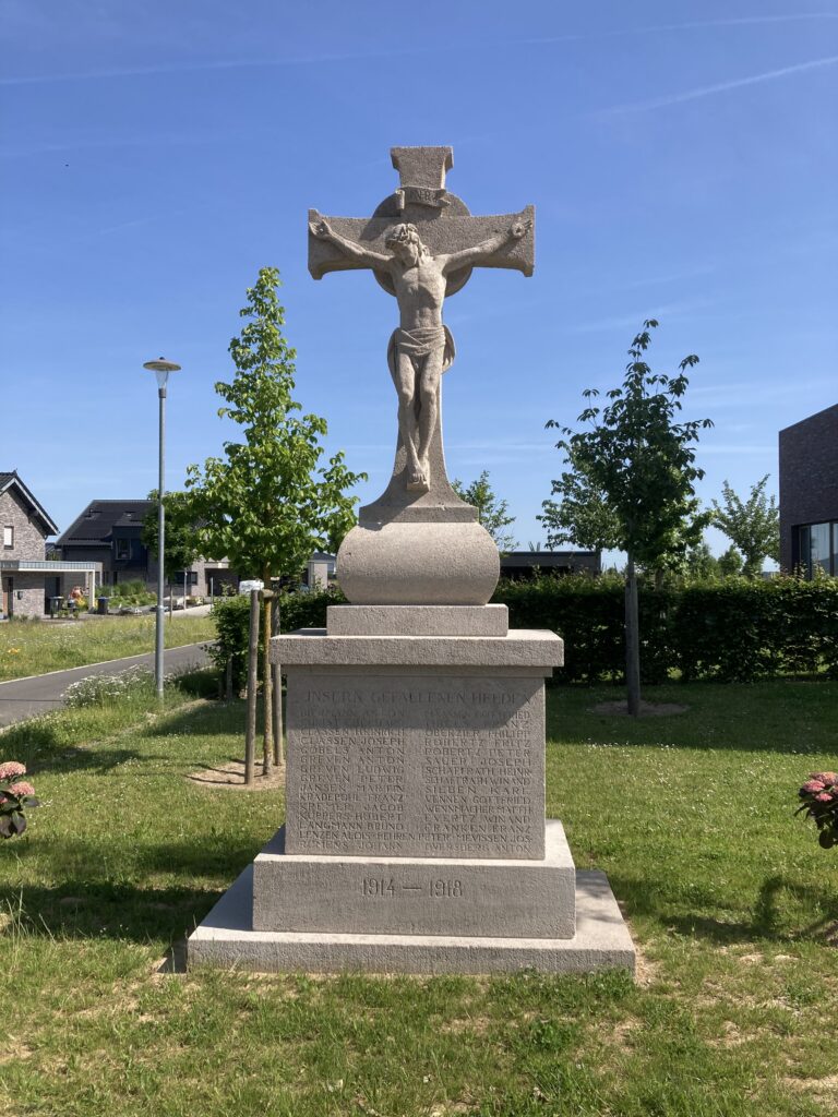 © Wolfgang Lothmann | Kriegerdenkmal in Keyenberg